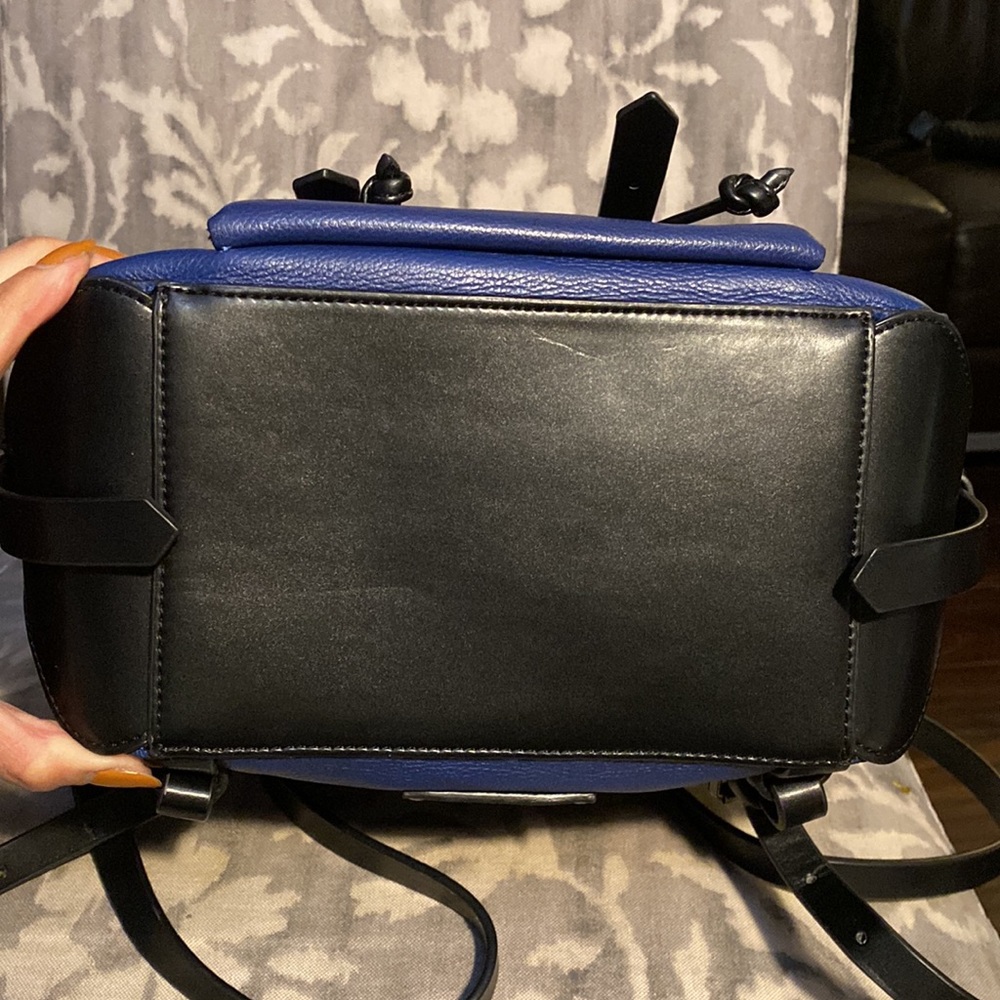 ✨SOLD✨BCBG MAXAZRIA Blie/Black Leather Flap Backpack - Picture 7 of 15